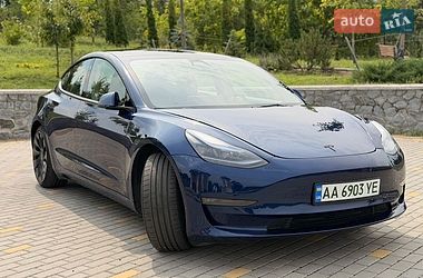 Седан Tesla Model 3 2023 в Киеве