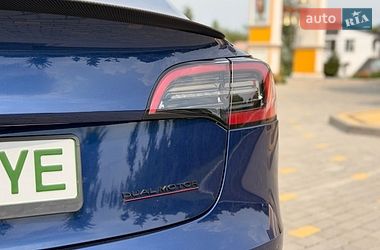 Седан Tesla Model 3 2023 в Киеве