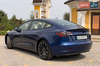 Седан Tesla Model 3 2023 в Киеве