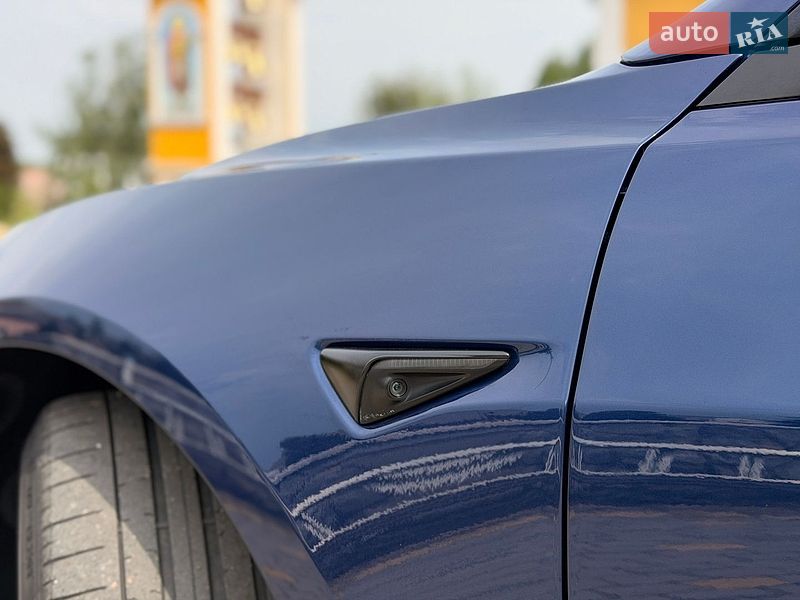 Седан Tesla Model 3 2023 в Киеве