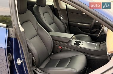 Седан Tesla Model 3 2023 в Киеве