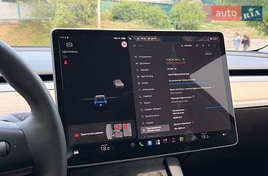 Седан Tesla Model 3 2023 в Киеве