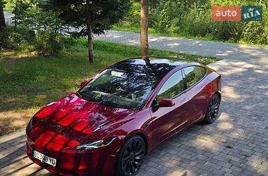 Tesla Model 3  2024