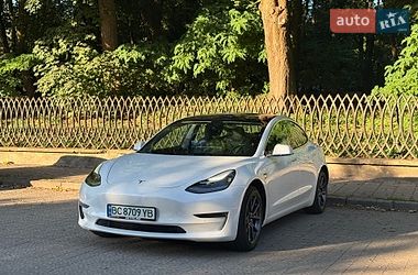 Седан Tesla Model 3 2019 в Львове