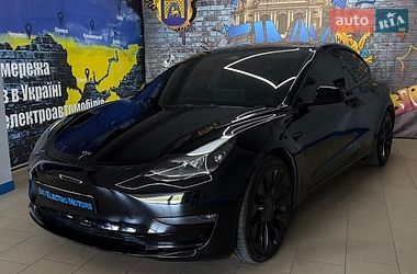 Tesla Model 3  2022