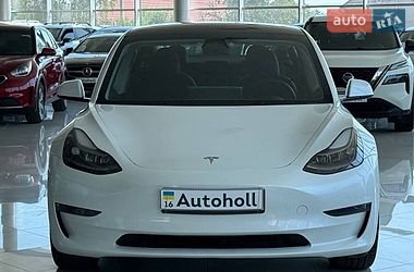 Tesla Model 3  2023