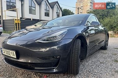 Tesla Model 3  2020