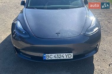 Tesla Model 3  2020