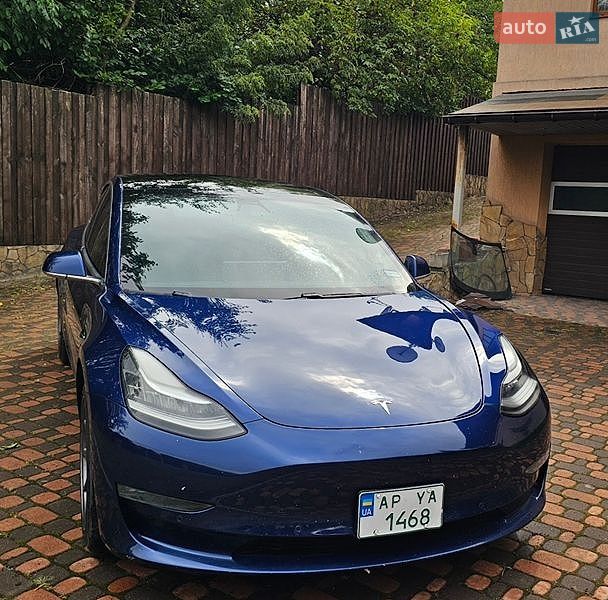 Седан Tesla Model 3 2020 в Запоріжжі