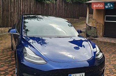Tesla Model 3  2020