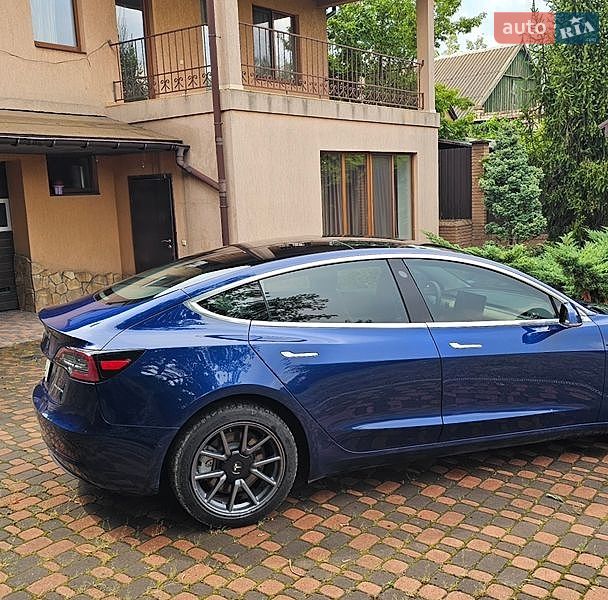 Седан Tesla Model 3 2020 в Запоріжжі