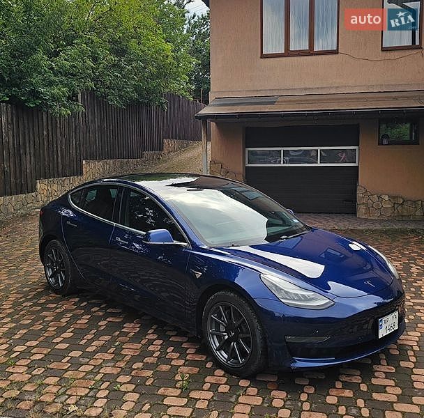 Седан Tesla Model 3 2020 в Запоріжжі