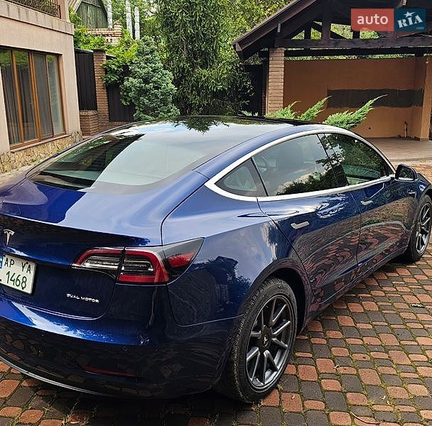 Седан Tesla Model 3 2020 в Запоріжжі