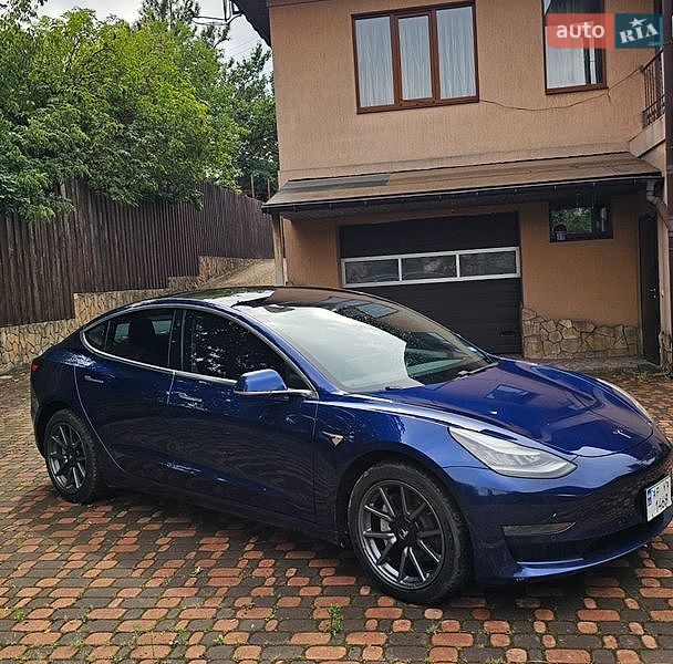 Седан Tesla Model 3 2020 в Запоріжжі