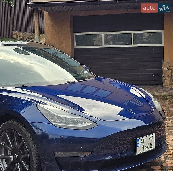 Седан Tesla Model 3 2020 в Запоріжжі