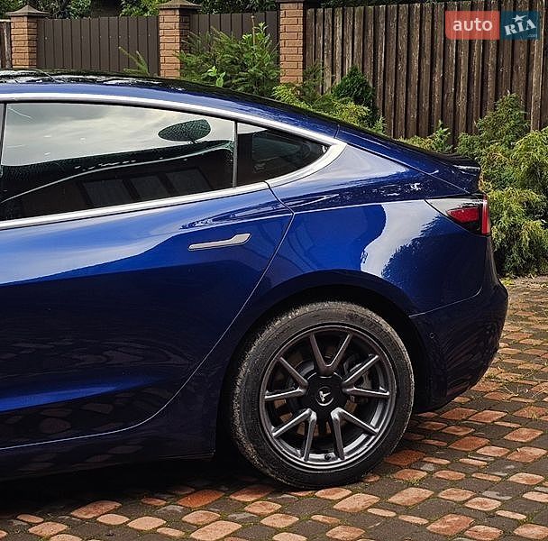 Седан Tesla Model 3 2020 в Запоріжжі