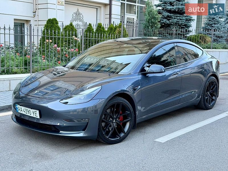 Tesla Model 3 2022