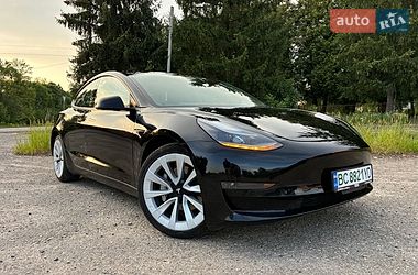 Седан Tesla Model 3 2022 в Дрогобичі