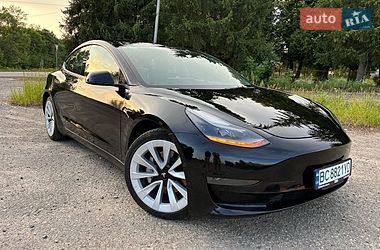 Седан Tesla Model 3 2022 в Дрогобичі