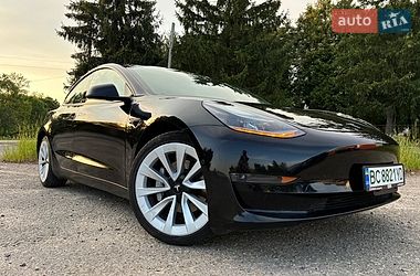 Седан Tesla Model 3 2022 в Дрогобичі