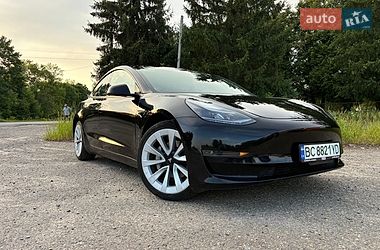 Седан Tesla Model 3 2022 в Дрогобичі