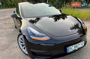 Седан Tesla Model 3 2022 в Дрогобичі