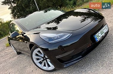 Седан Tesla Model 3 2022 в Дрогобичі