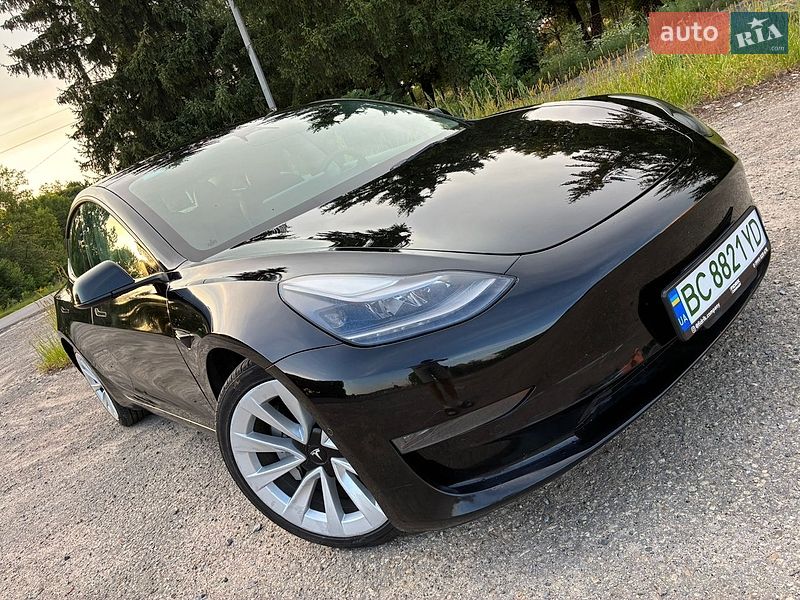 Седан Tesla Model 3 2022 в Дрогобичі