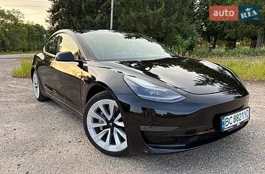 Седан Tesla Model 3 2022 в Дрогобичі