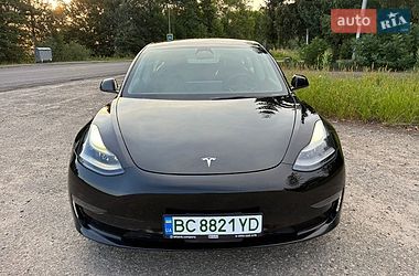Седан Tesla Model 3 2022 в Дрогобичі