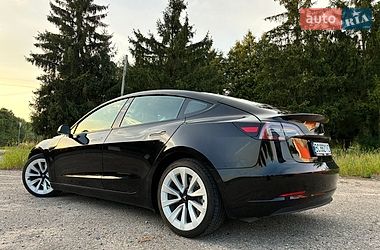 Седан Tesla Model 3 2022 в Дрогобичі