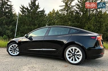 Седан Tesla Model 3 2022 в Дрогобичі