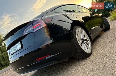 Седан Tesla Model 3 2022 в Дрогобичі