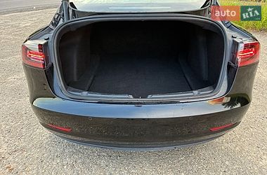 Седан Tesla Model 3 2022 в Дрогобичі