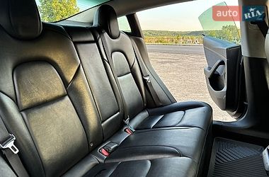 Седан Tesla Model 3 2022 в Дрогобичі