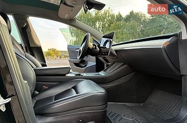 Седан Tesla Model 3 2022 в Дрогобичі