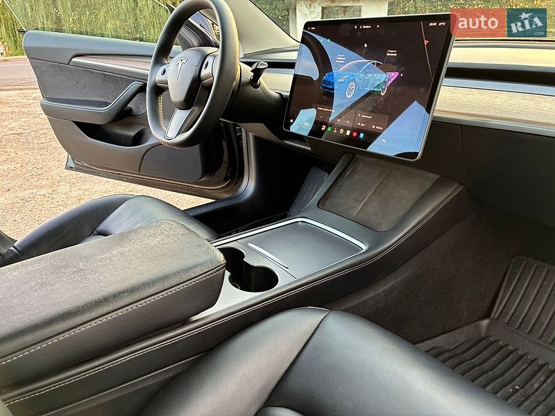 Седан Tesla Model 3 2022 в Дрогобичі