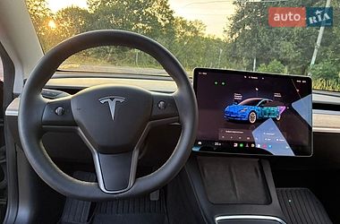 Седан Tesla Model 3 2022 в Дрогобичі