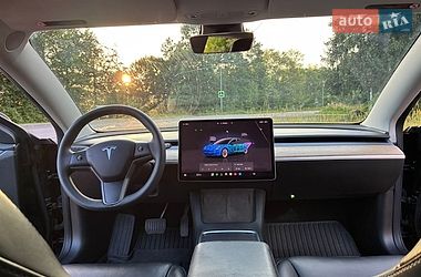 Седан Tesla Model 3 2022 в Дрогобичі