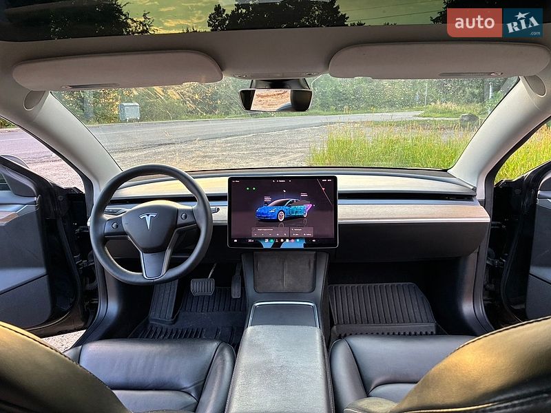 Седан Tesla Model 3 2022 в Дрогобичі