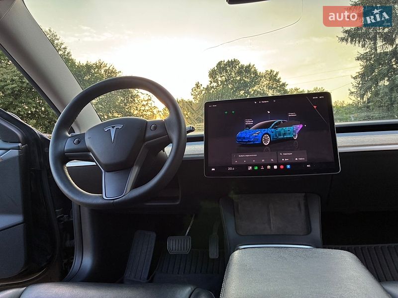 Седан Tesla Model 3 2022 в Дрогобичі