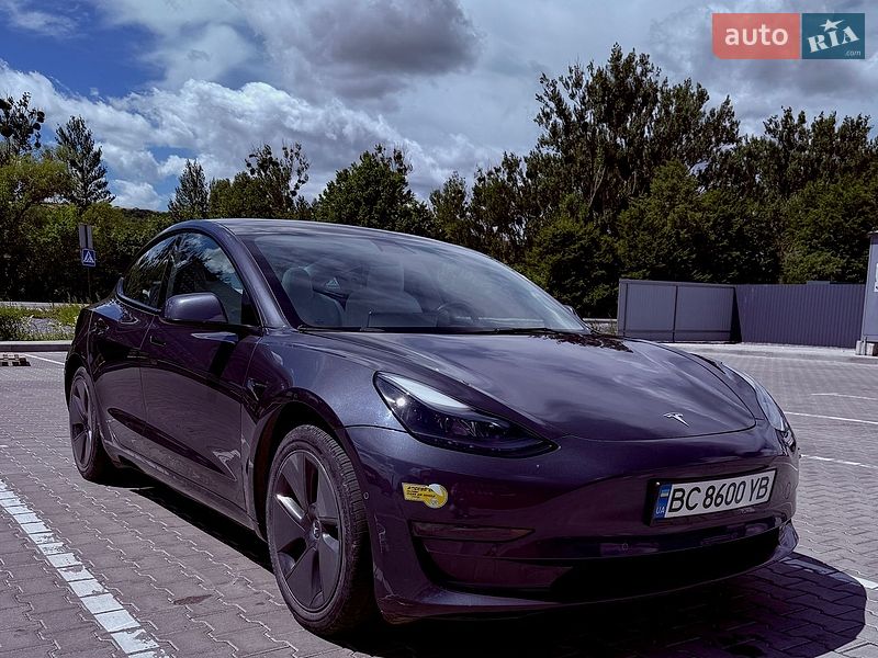 Tesla Model 3 2022