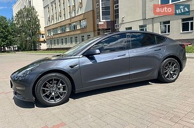Tesla Model 3  2022