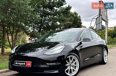 Tesla Model 3  2018