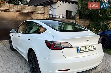 Седан Tesla Model 3 2022 в Днепре
