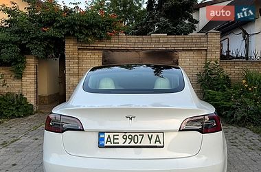 Седан Tesla Model 3 2022 в Днепре