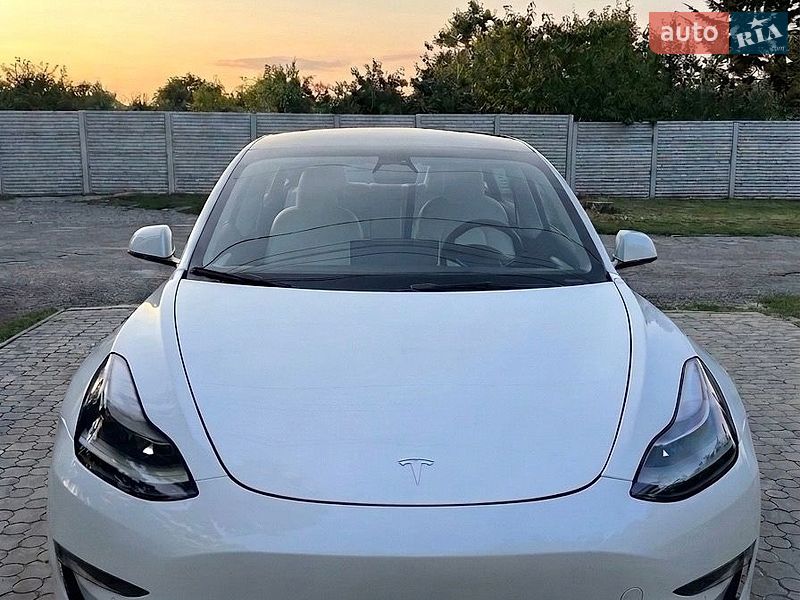 Седан Tesla Model 3 2022 в Днепре