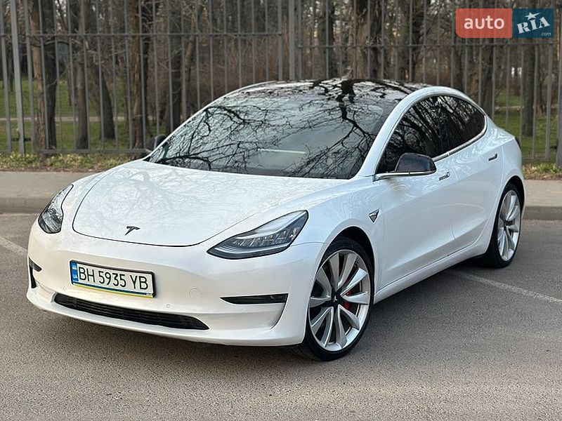 Tesla Model 3 2019