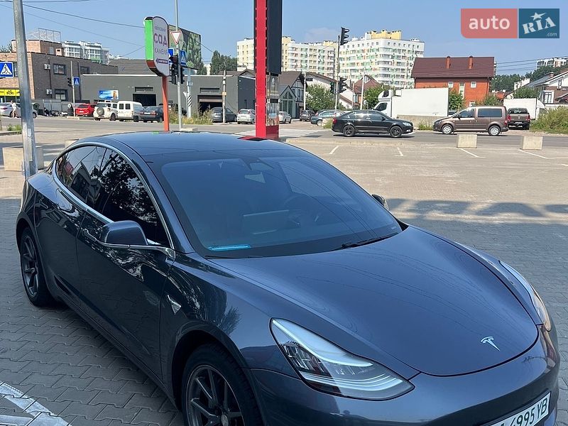 Tesla Model 3 2019