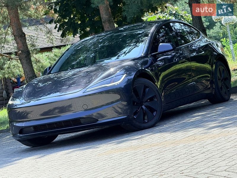 Седан Tesla Model 3 2024 в Дрогобичі